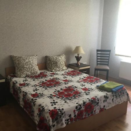 Apartment On Mira Avenue إزمائيل المظهر الخارجي الصورة